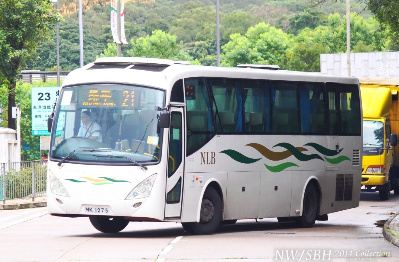 【香港旅遊】大嶼山昂坪360纜車、大澳漁村旅遊攻略、昂坪市集|香港一日遊攻略,山海文創療癒一日遊 - 第33張圖 香港昂坪21路巴士