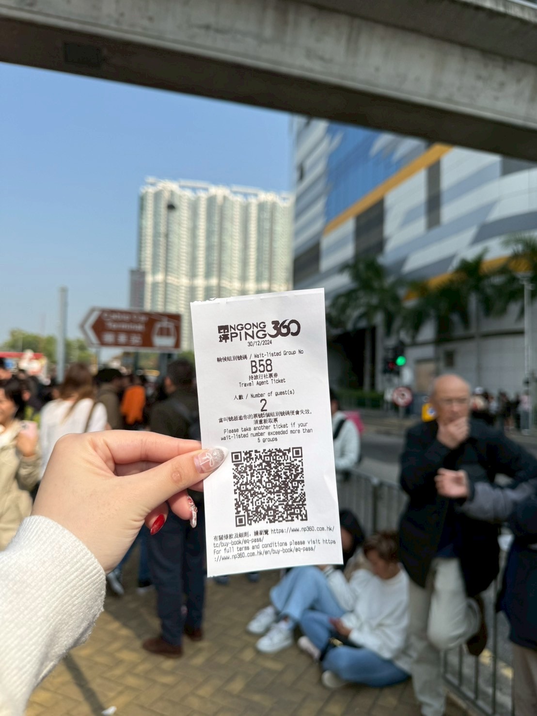 【香港旅遊】大嶼山昂坪360纜車、大澳漁村旅遊攻略、昂坪市集|香港一日遊攻略,山海文創療癒一日遊 - 第4張圖 香港昂坪纜車